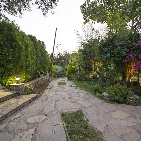 Kizilbuk Ahsap Evleri منتزه العطل 3*