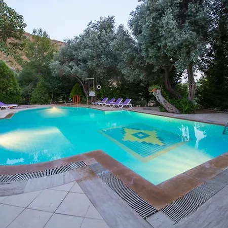 홀리데이파크 Kizilbuk Ahsap Evleri 닷차