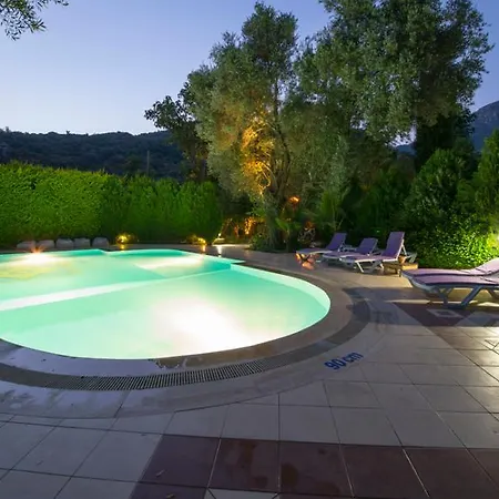 홀리데이파크 Kizilbuk Ahsap Evleri 3*