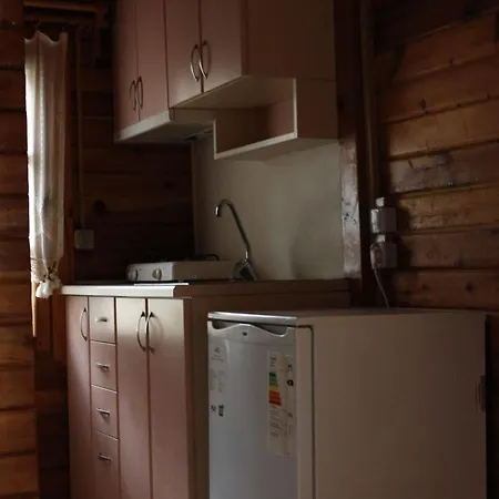 Kizilbuk Ahsap Evleri منتزه العطل 3*