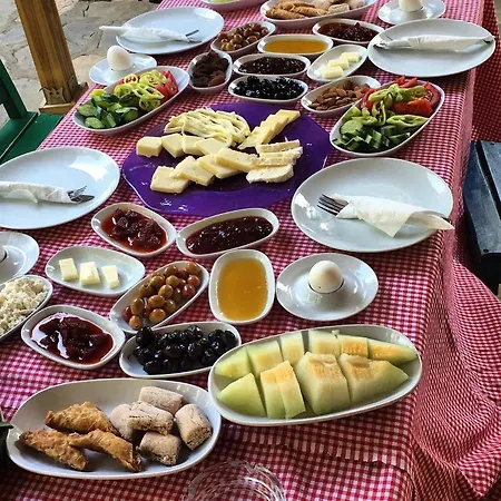 Kizilbuk Ahsap Evleri منتزه العطل داتْشا