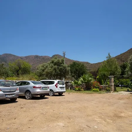 Kizilbuk Ahsap Evleri Tatil parkı 3*