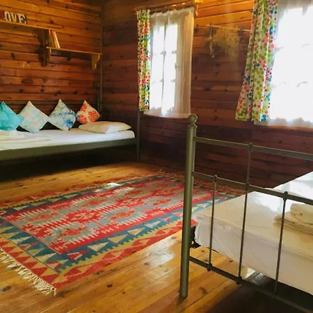 Kizilbuk Ahsap Evleri