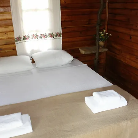 Kizilbuk Ahsap Evleri