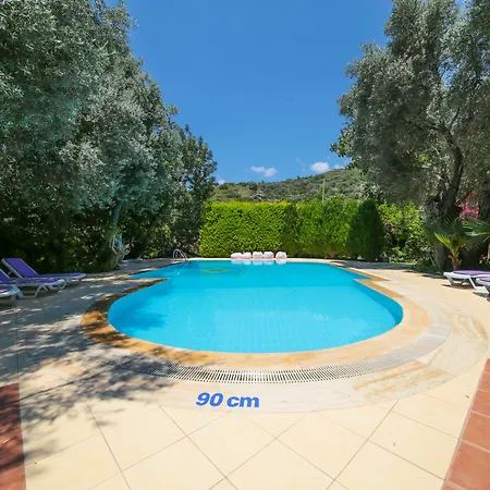 Kizilbuk Ahsap Evleri منتزه العطل 3*